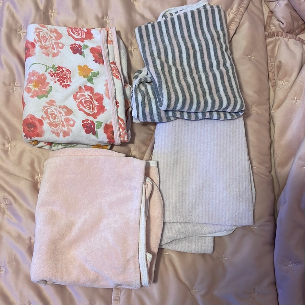 Baby towels with hoods